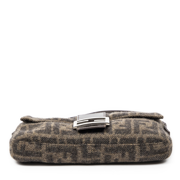 Fendi Baguette - Picture 6 of 9